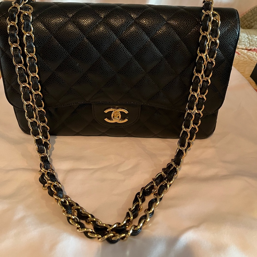 Chanel Double Flap Jumbo Handbag in Caviar